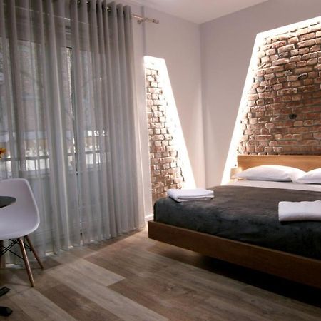 Koni'S Studio Apartments Tirana Exterior foto