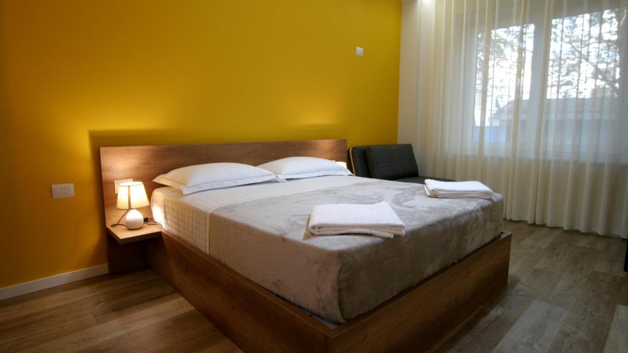 Koni'S Studio Apartments Tirana Exterior foto
